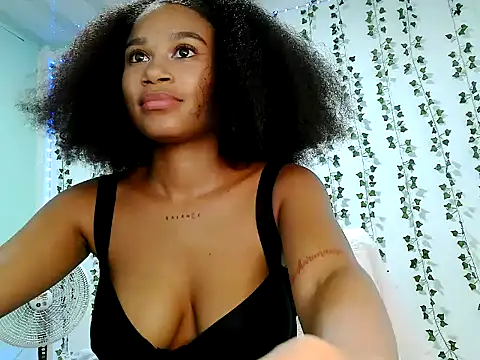 Akemy_Saunders webcam