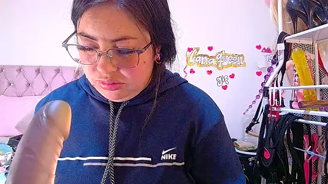 lanaqueen699 webcam