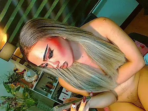 HOLLYWOOD_QUEEN_88 webcam