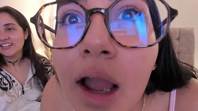 Elisa_n_Emma webcam