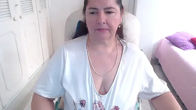 leonela_69 webcam