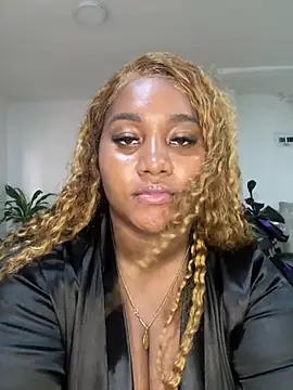 Charlotte-Wright webcam