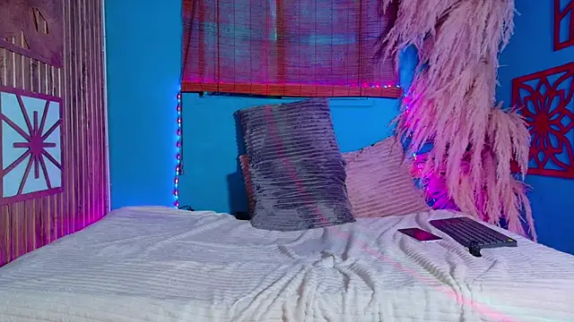 tiff_sammy (T teen) - welcome to our room 💕😍