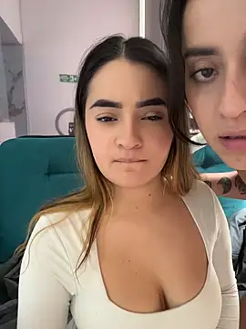 Antonella_Julieta webcam