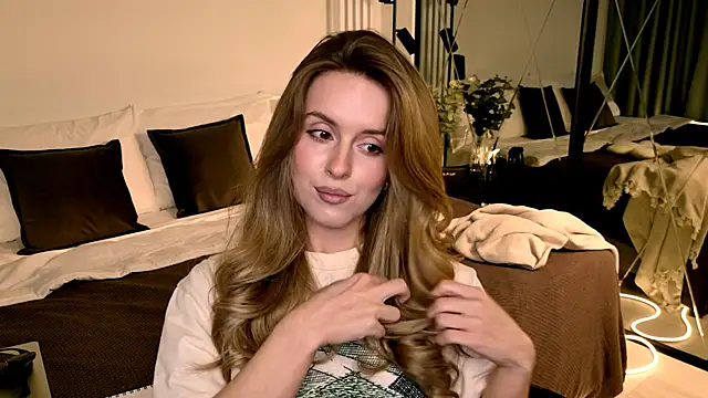 RozzitaBedberry live sex cam