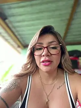 dianita_1988 (F milf) - cucumber squirt open car door