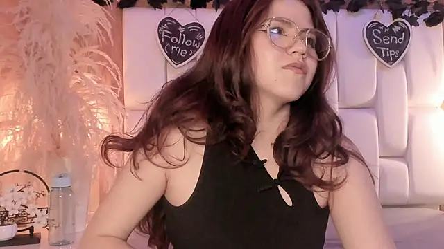 Daphne_And_Roger webcam