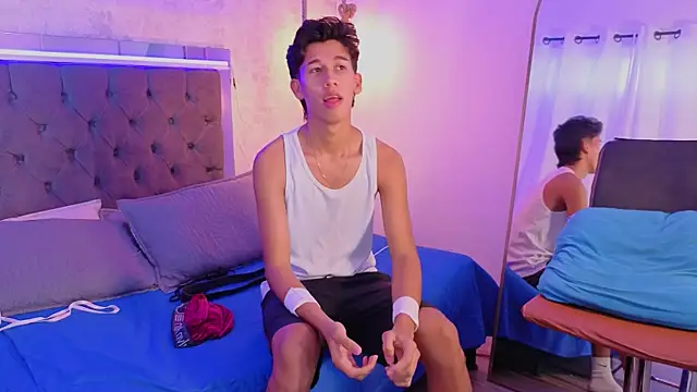 dave_eliot (M twink) - jerk-off and fingers anal x 10 min