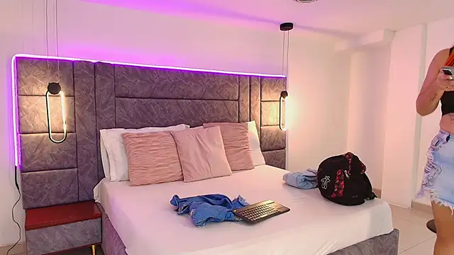 Dakota_Megan_69 webcam