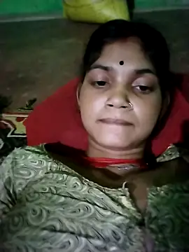 Webcam Model (Jooli_cuty)  is live.Free join now!