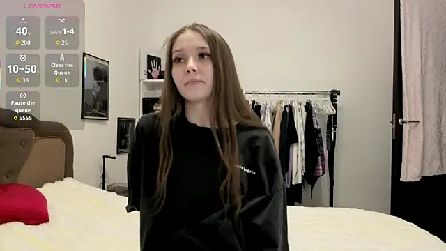 denny_yorgeritai (F young) - remove my t-shirt for 10 min