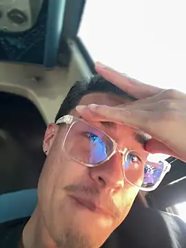 tavohot_ (M young) - Make vibrate on the Bus