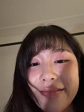 nidekikibabe-2026 (F young) - 五一假期回家在继父房间衬衫真空炮机自慰时间短怕吵醒他随时退仅此一场