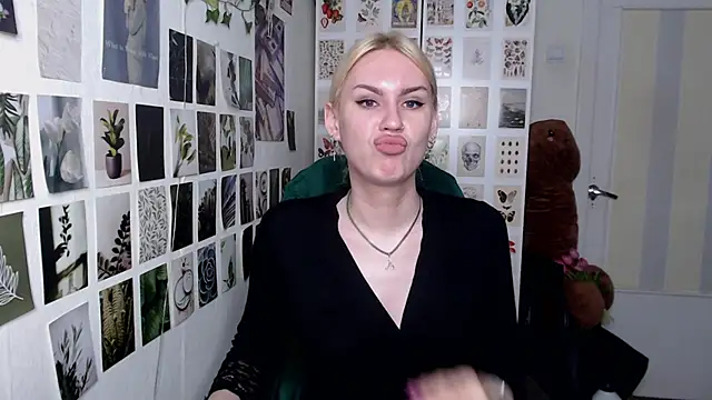 CapriScorpion live sex cam