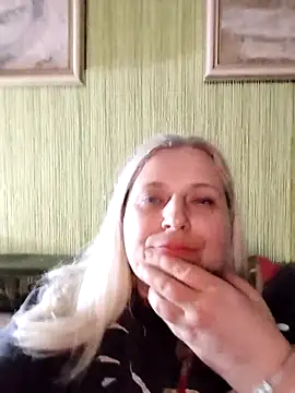 nyushalollipop - NyushaLollipop's free webcam - UK Sex Cams