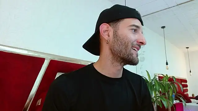 Christopher_saint live sex cam