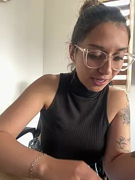 Isabella_varella- Stripchat cam model