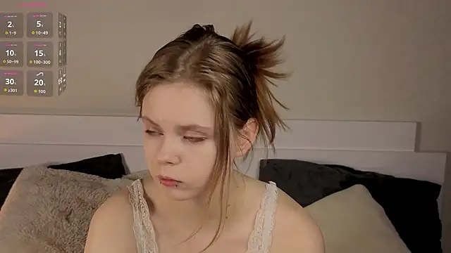 julietterain (F young) - air kiss