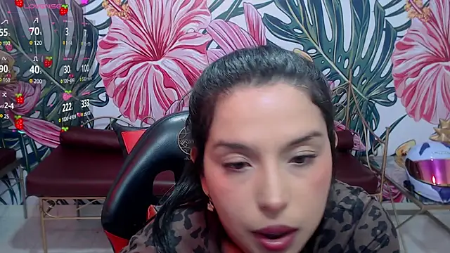 Small_naughty_ webcam