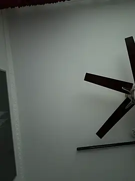 Hornyblond_Bella webcam