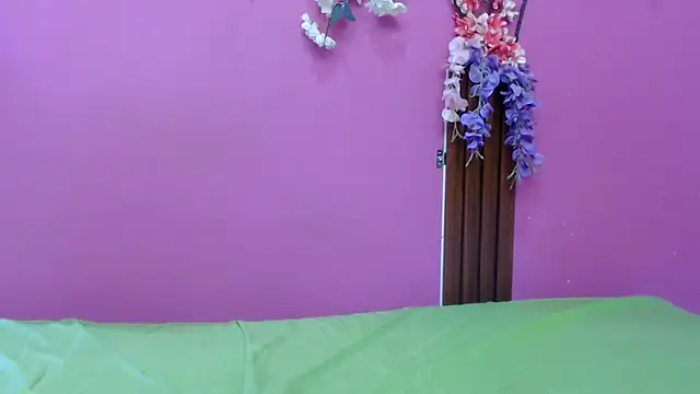 skinnysofia18 webcam