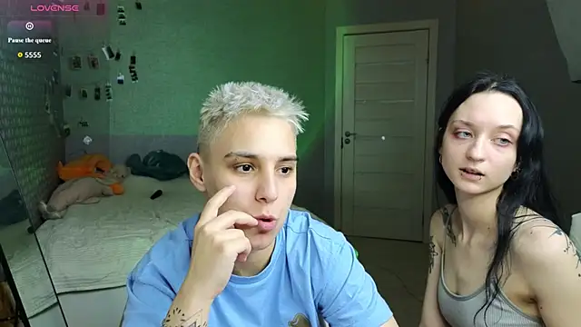 LuxuryLoverss webcam