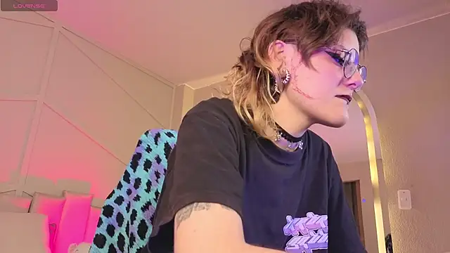 Rossiee_huntt webcam