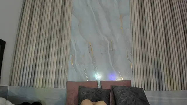 BriannaChelsea webcam