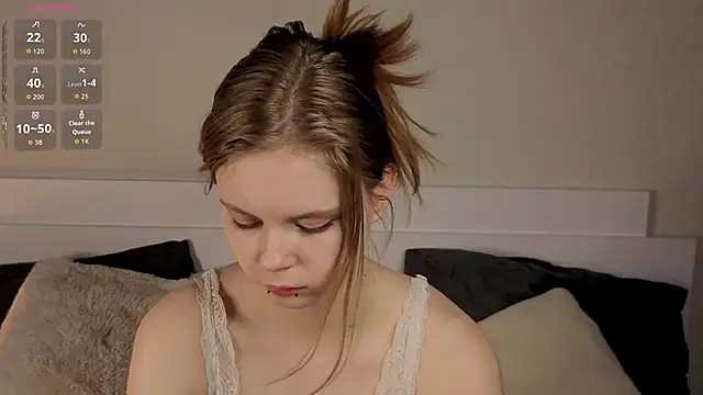 julietterain (F young) - air kiss