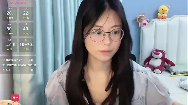 Luna-666 Stripchat cam model