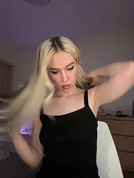 Webcam Model (xDinnax)  is live.Free join now!