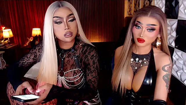 IndestructibleLily webcam