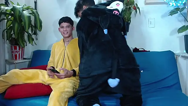 Hot_Boys_Latinos_X webcam