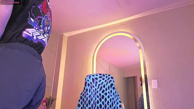 Rossiee_huntt webcam