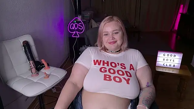 margotgrey (F milf) - show tits