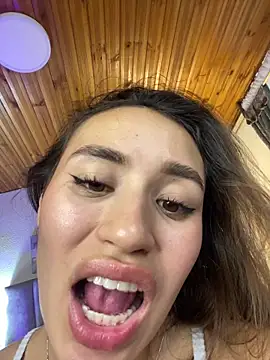 juliana-mancini webcam