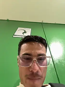 tavohot_ (M young) - Go to the orinal and jerk off