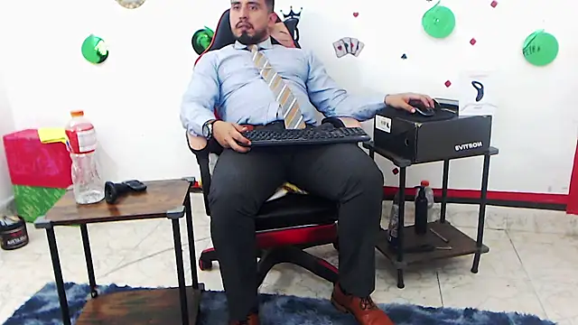 kalethbigdick - KalethBigDick's free webcam - UK Sex Cams