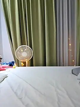 美女GUGU11211在线直播