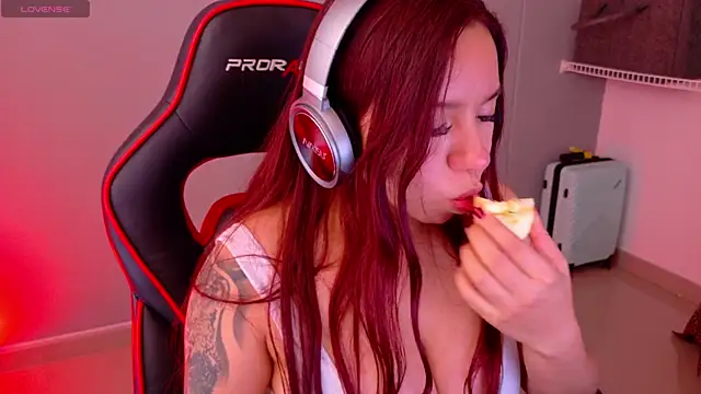 samantha_tattu webcam