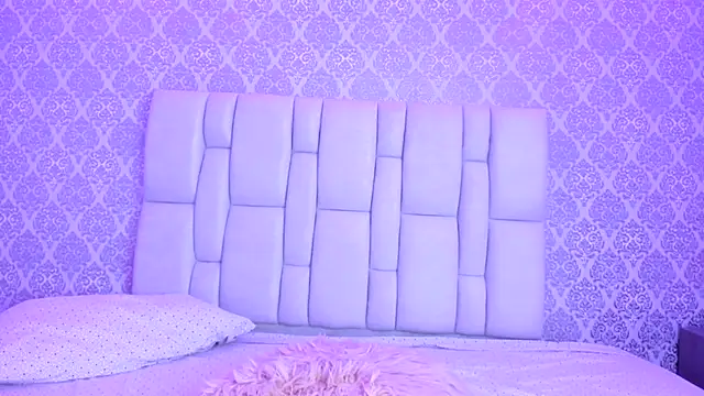 Skarlett_Kiss webcam