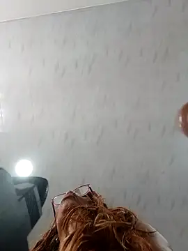 Webcam Model (BustyMilf_)  is live.Free join now!