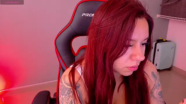 samantha_tattu webcam