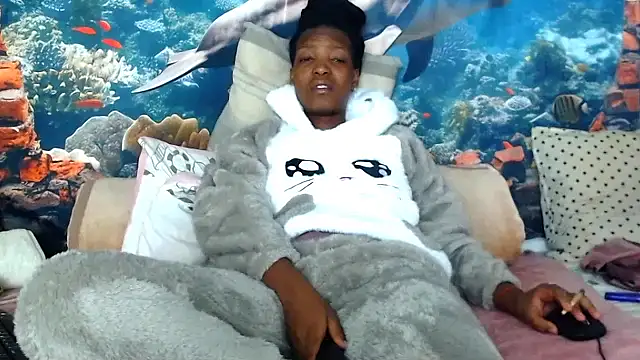 AfricanBarbiee69 webcam