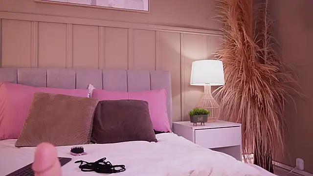 curvyliciousss - Curvyliciousss's free webcam - UK Sex Cams