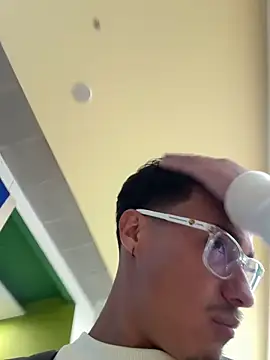 TavoHot_ Live Webcam on Stripchat