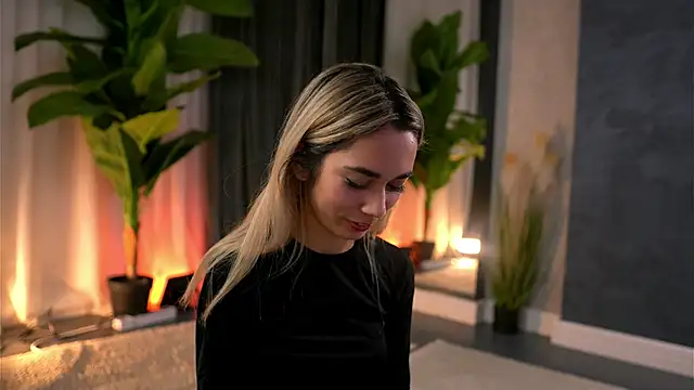 aishleybee - AishleyBee's free webcam - UK Sex Cams