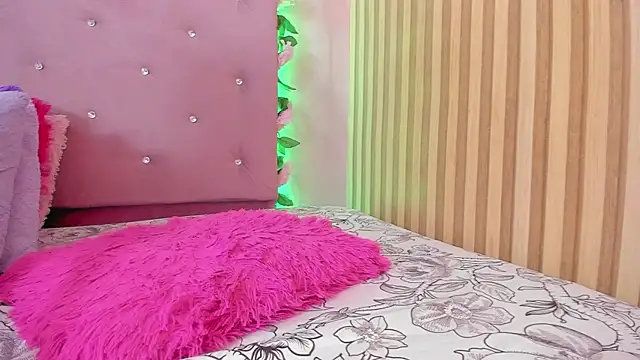 lovely__kiss__ webcam