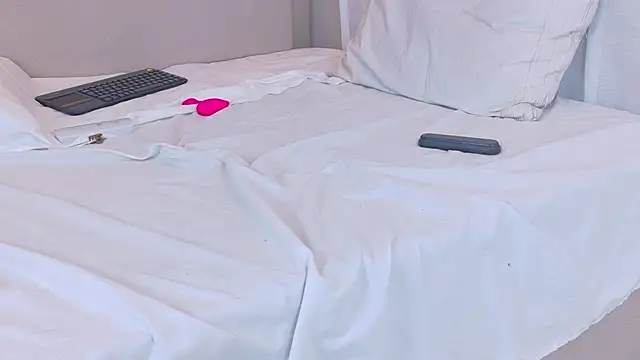 Darlyn_tenderhot__ webcam