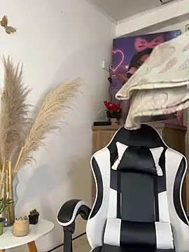 Mia_isabella__ webcam